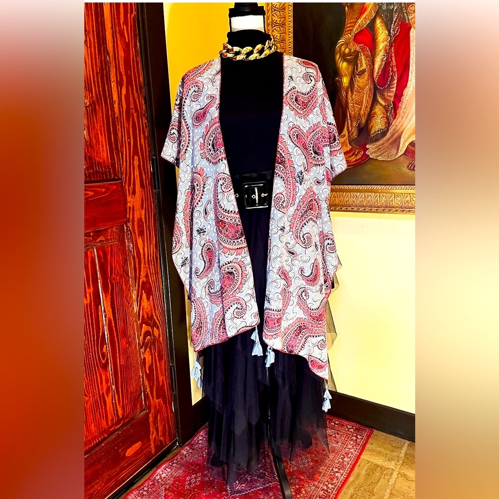 ❌SOLD❌ Kimono/Duster/Topper with tassel trim, new without tags; sz: Os fits most